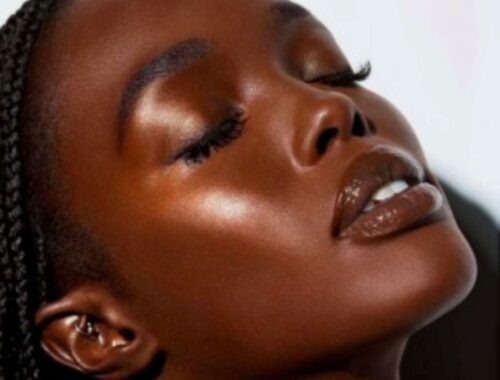 fenty-beauty-killawatt-modeL GLOWING SKIN