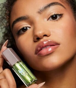 FENTY BEAUTY Gloss Bomb Ice Cooling Lip Luminizer in Cucumber MODEL