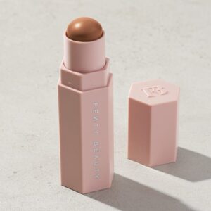 Rihanna Wears FENTY BEAUTY Match Stix Contour Skinstick in Truffle at the 2025 Gotham Awards